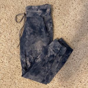 Lululemon Ready to Rulu Crop Joggers